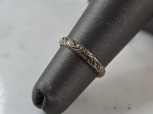 Load image into Gallery viewer, Womens Vintage Estate Sterling Silver Stackable Engraved Band Ring 1.2g E4148