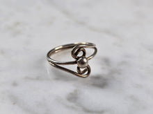 Load image into Gallery viewer, Womens Girls Vintage Estate Sterling Silver Modernist Ring 1.1g E4149