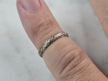 Load image into Gallery viewer, Womens Vintage Estate Sterling Silver Stackable Engraved Band Ring 1.2g E4155