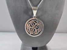 Load image into Gallery viewer, Womens Vintage Sterling Silver Celtic Knot SILPADA  Pendant Necklace 27.9g E4166
