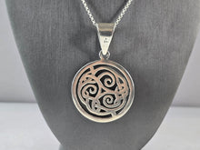 Load image into Gallery viewer, Womens Vintage Sterling Silver Celtic Knot SILPADA  Pendant Necklace 27.9g E4166