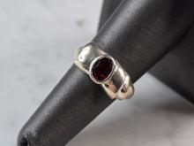 Load image into Gallery viewer, Womens Vintage Estate Sterling Silver Garnet Ring 4.4g #E4177