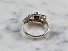 Load image into Gallery viewer, Womens Vintage Estate Sterling Silver Garnet Ring 4.4g #E4177