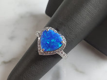 Load image into Gallery viewer, Womens Estate Sterling Silver Modernist Blue Opal Heart Ring 3.2g E4218