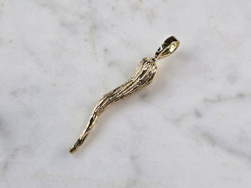 Mens 10k Yellow Gold Italian Horn Pendant 3.2g E4251