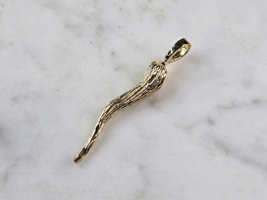 Mens 10k Yellow Gold Italian Horn Pendant 3.2g E4251