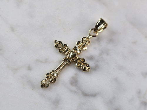 Womens 10k Yellow Gold Religious Crucifix Cross Heart Pendant 1.7g #E4254
