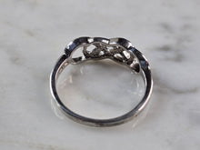 Load image into Gallery viewer, Womens Vintage Estate Sterling Silver Celtic Eternity Knot Ring 2.5g E4272