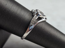 Load image into Gallery viewer, Womens Vintage Estate Sterling Silver Diamond Heart Ring 2.9g #E4273