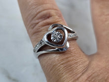 Load image into Gallery viewer, Womens Vintage Estate Sterling Silver Diamond Heart Ring 2.9g #E4273