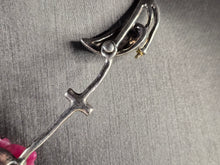 Load image into Gallery viewer, Womens Vintage Estate Sterling Silver Modernist Flower Necklace 33.4g E4329
