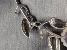 Load image into Gallery viewer, Womens Vintage Estate Sterling Silver Modernist Flower Necklace 33.4g E4329