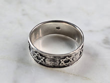 Load image into Gallery viewer, Mens Vintage Estate Sterling Silver Jewish Star of David Band Ring 4.0g, E4342