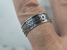 Load image into Gallery viewer, Mens Vintage Estate Sterling Silver Jewish Star of David Band Ring 4.0g, E4342