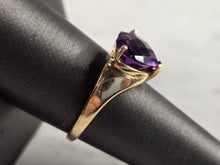 Load image into Gallery viewer, Womens Vintage Estate 14K Yellow Gold Amethyst Heart Ring 5.3g E4368