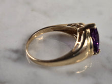 Load image into Gallery viewer, Womens Vintage Estate 14K Yellow Gold Amethyst Heart Ring 5.3g E4368