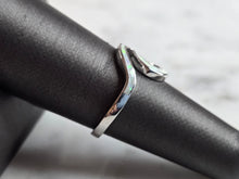 Load image into Gallery viewer, Womens Estate Sterling Silver Modernist Opal Wave Ring 2.5g E4459