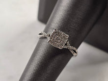 Load image into Gallery viewer, Womens Vintage Estate 10K White Gold Diamond Ring, 1.7g E4502