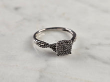 Load image into Gallery viewer, Womens Vintage Estate 10K White Gold Diamond Ring, 1.7g E4502