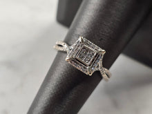 Load image into Gallery viewer, Womens Vintage Estate 10K White Gold Diamond Ring, 3.5g E4505
