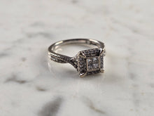 Load image into Gallery viewer, Womens Vintage Estate 10K White Gold Diamond Ring, 3.5g E4505