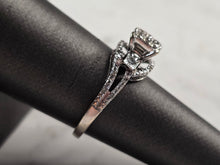 Load image into Gallery viewer, Womens Vintage Estate 10K White Gold Diamond Ring, 3.1g E4507