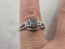 Load image into Gallery viewer, Womens Vintage Estate 10K White Gold Diamond Ring, 3.1g E4507