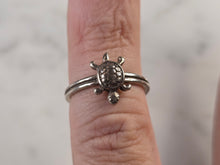 Load image into Gallery viewer, Womens Vintage Estate Sterling Silver Turtle Toe Ring 1.6g, E4560