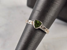 Load image into Gallery viewer, Womens Vintage Estate Sterling Silver Heart Ring 2.4g E4564