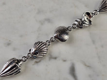 Load image into Gallery viewer, Womens Vintage Estate Sterling Silver Seashell Link Bracelet 25.9g E4576