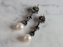Load image into Gallery viewer, Womens Vintage Estate Sterling Silver Pearl Earrings 9.6g E4605