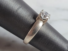 Load image into Gallery viewer, Womens Vintage Estate Sterling Silver CZ Ring 2.6g E4612