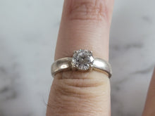 Load image into Gallery viewer, Womens Vintage Estate Sterling Silver CZ Ring 2.6g E4612