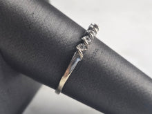 Load image into Gallery viewer, Womens Vintage Estate 10K White Gold Diamond Ring 1.9g E4625
