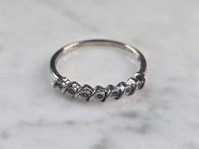 Load image into Gallery viewer, Womens Vintage Estate 10K White Gold Diamond Ring 1.9g E4625