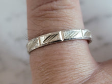 Load image into Gallery viewer, Womens Vintage Estate Sterling Silver Modernist Ring 2.0g E4647