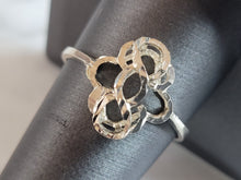 Load image into Gallery viewer, Womens Vintage Estate Sterling Silver Modernist Infinity Knot Ring 1.8g E4653