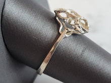 Load image into Gallery viewer, Womens Vintage Estate Sterling Silver Modernist Infinity Knot Ring 1.8g E4653