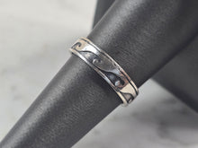 Load image into Gallery viewer, Womens Vintage Estate Sterling Silver Modernist Wave Ring 3.0g E4683