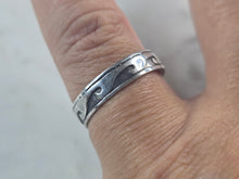 Load image into Gallery viewer, Womens Vintage Estate Sterling Silver Modernist Wave Ring 3.0g E4683