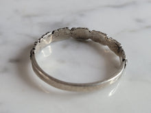Load image into Gallery viewer, Womens Vintage Estate Sterling Silver Elephant Ring 2.2g E4695