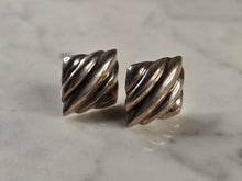 Load image into Gallery viewer, Womens Vintage Estate Sterling Silver Modernist Earrings 5.0g E4709