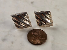Load image into Gallery viewer, Womens Vintage Estate Sterling Silver Modernist Earrings 5.0g E4709