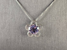 Load image into Gallery viewer, Womens Estate Sterling Silver Flower Pendant Necklace 4.5g E4724