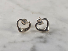 Load image into Gallery viewer, Womens Tiffany and Company Peretti Sterling Silver Heart Earrings 1.6g #E4750