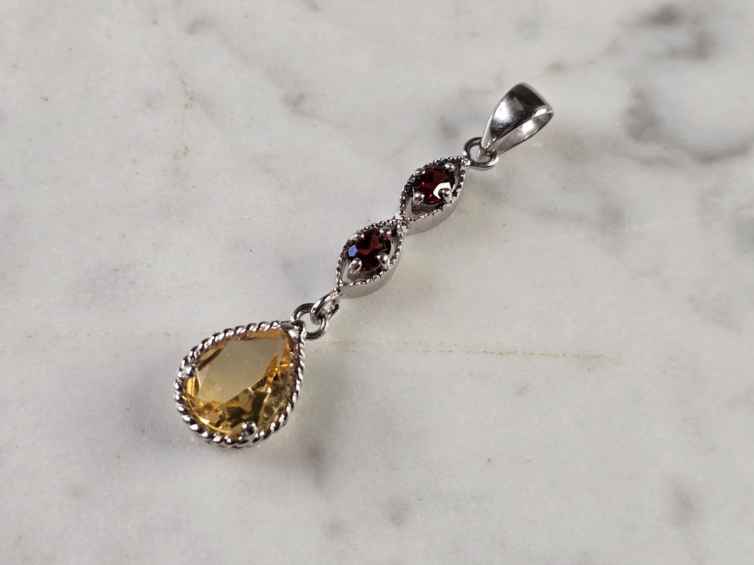 Womens  Estate Sterling Silver Citrine Garnet Pendant 2.6g E4791