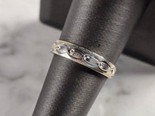 Load image into Gallery viewer, Womens Vintage Estate 14k White Gold Modernist Ring Band, 2.8g E4818