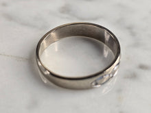 Load image into Gallery viewer, Womens Vintage Estate 14k White Gold Modernist Ring Band, 2.8g E4818