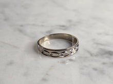 Load image into Gallery viewer, Womens Vintage Estate 14k White Gold Modernist Ring Band, 2.8g E4818