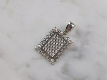 Load image into Gallery viewer, Womens Sterling Silver Initial Letter " G " Pendant 1.0g E4821